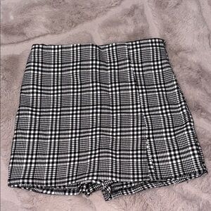 Plaid Black and White Women's Skort